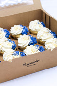 Load image into Gallery viewer, Cupcakes